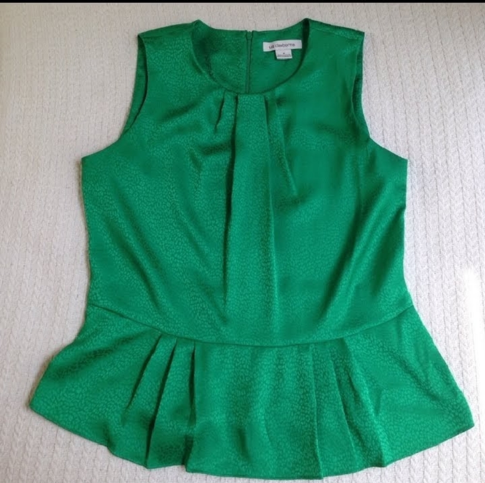 Liz Claiborne green animal print top